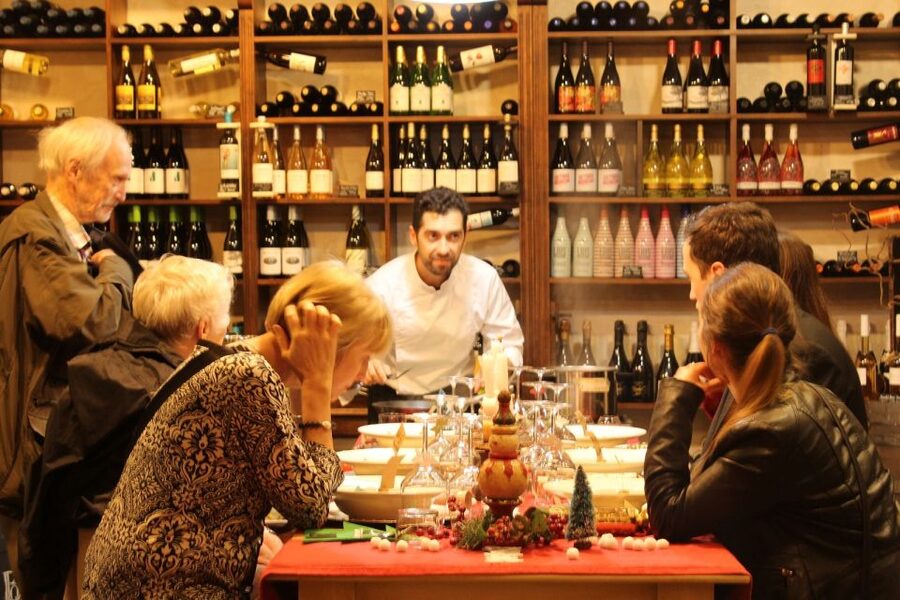 Marbella: Tour of the Old Town with Tapas & Wine - Cheese, cured meats and local drinks