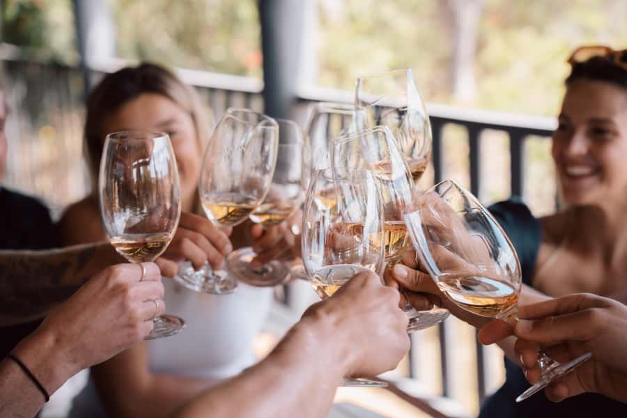 Margaret River: Boutique Wine Tour w. Blind Tasting + Lunch - Olio Bello brings pizza, salad, and a proper pause
