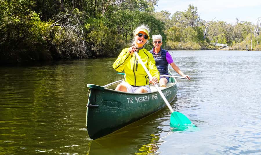 Margaret River: Guided Canoe & 4x4 Tour with Lunch & Wine - Coffee, coast, and the Gnarabup pause