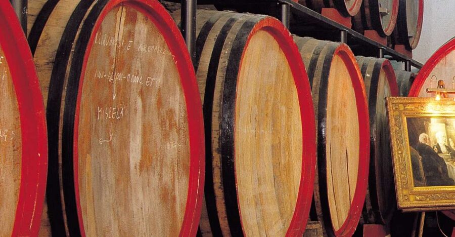 Marsala: Winery Tour with Wine Tasting and Local Products - Sicilian food on the tasting table