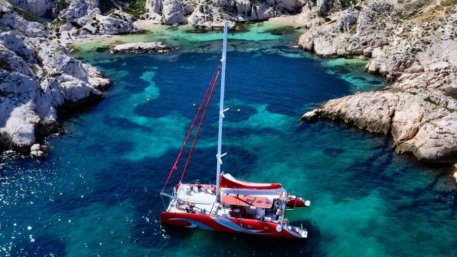 Marseille : Calanques Catamaran Cruise with Lunch & Wine - Leaving from Port de la Pointe Rouge