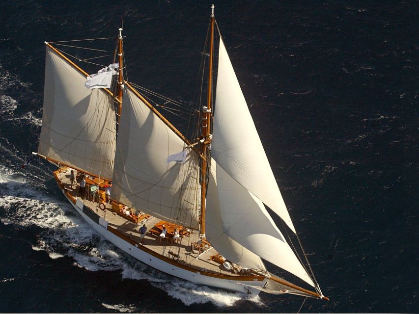 Marseille: Calanques Sailing Day Trip with Lunch and Wine - The first hours: open water and Calanques views