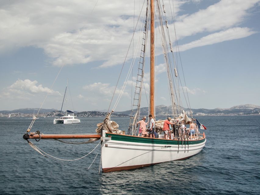 Marseille: Sailboat Cruise with Lunch, Swim & Organic Wine - A Vegetarian Buffet Made Onboard