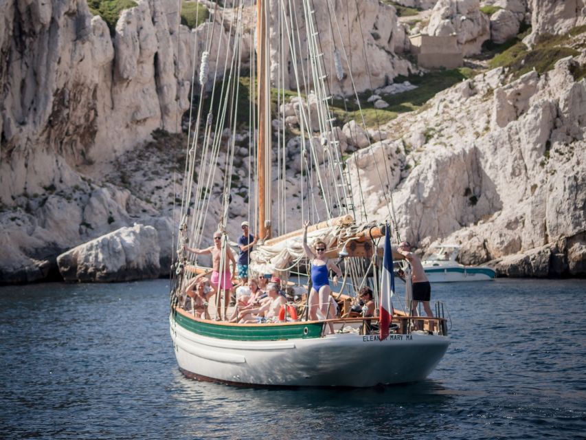 Marseille: Sailboat Cruise with Lunch, Swim & Organic Wine - What the Crew Adds to the Day
