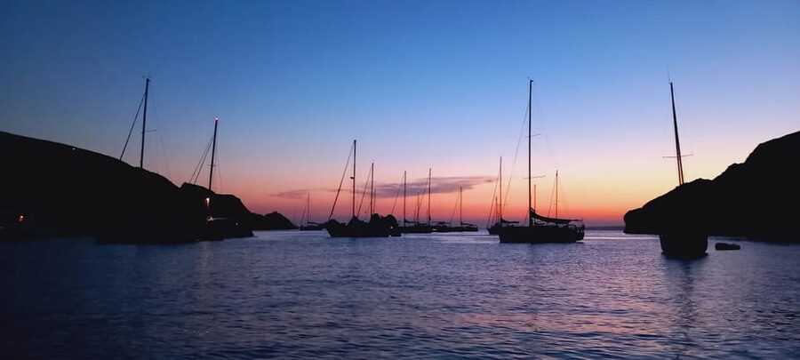 Marseille: Sunset Boat Cruise with Rosé Wine & Snacks - Why Marseille looks better from a small boat
