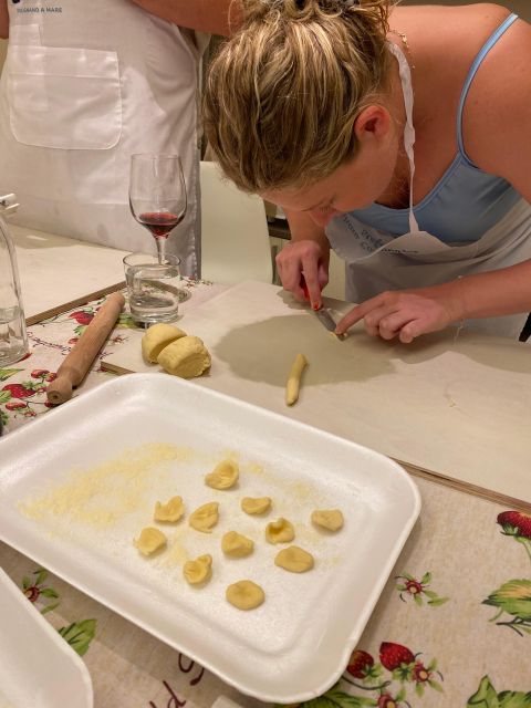Masterclass Pasta & Focaccia with Wine - The focaccia lesson adds a second Apulian classic