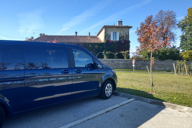 Medoc Region Wine Day Trip with Vineyard Visits & Tastings from Bordeaux - The morning drive to the first château