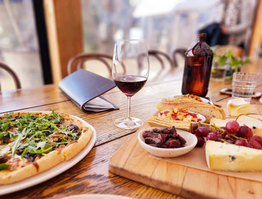 Melbourne: Boutique Phillip Island Wine, Dine & Penguin Tour - Phillip Island Winery: the day’s best food stop