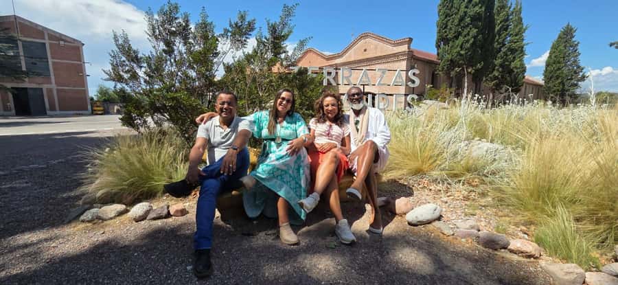 Mendoza: Top Wineries Guided Tour with Transportation - Practical tips for a better day
