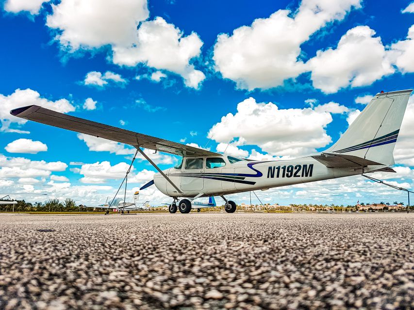Miami Beach: Private Luxury Airplane Tour with Champagne - A Private View of Miami from a Cessna 172