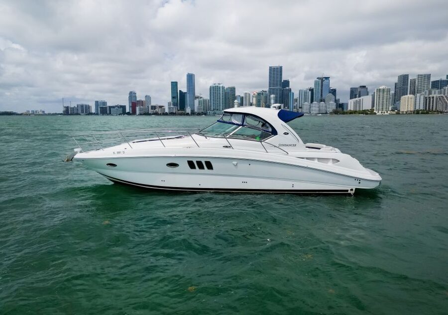 Miami: Private Yacht Cruise with Champagne - The price looks different for a small group