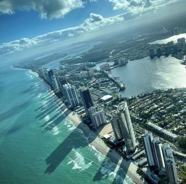 Miami: Romantic 1-Hour Private Flight Tour with Champagne - Key points to know before takeoff