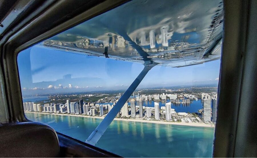 Miami: Romantic 1-Hour Private Flight Tour with Champagne - Who should book this private flight?