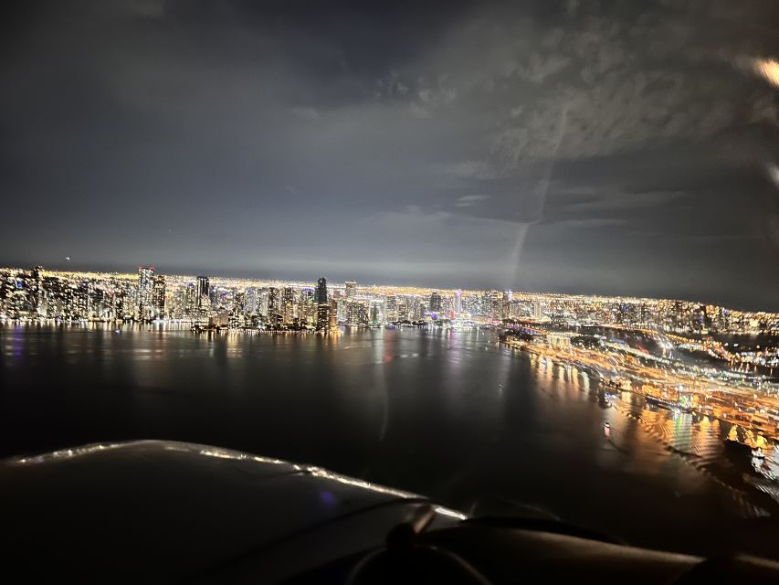 Miami: Romantic 1-Hour Private Flight Tour with Champagne - South Beach from the air