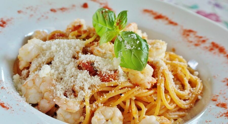 Milan: Food and Wine Experience - Starting with Franciacorta in a hidden venue