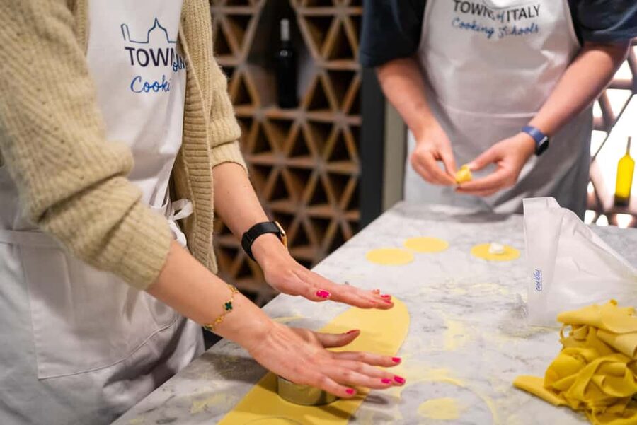Milan: Pasta Class with Gelato or Tiramisù & Unlimited Wine - Is $105 a fair price?