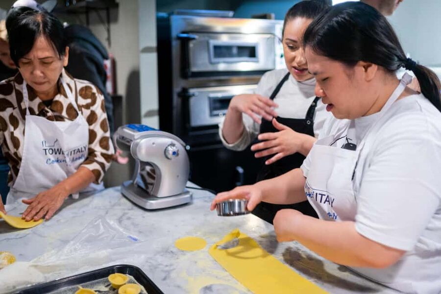 Milan: Pasta Class with Gelato or Tiramisù & Unlimited Wine - Wine, lunch, and the social side