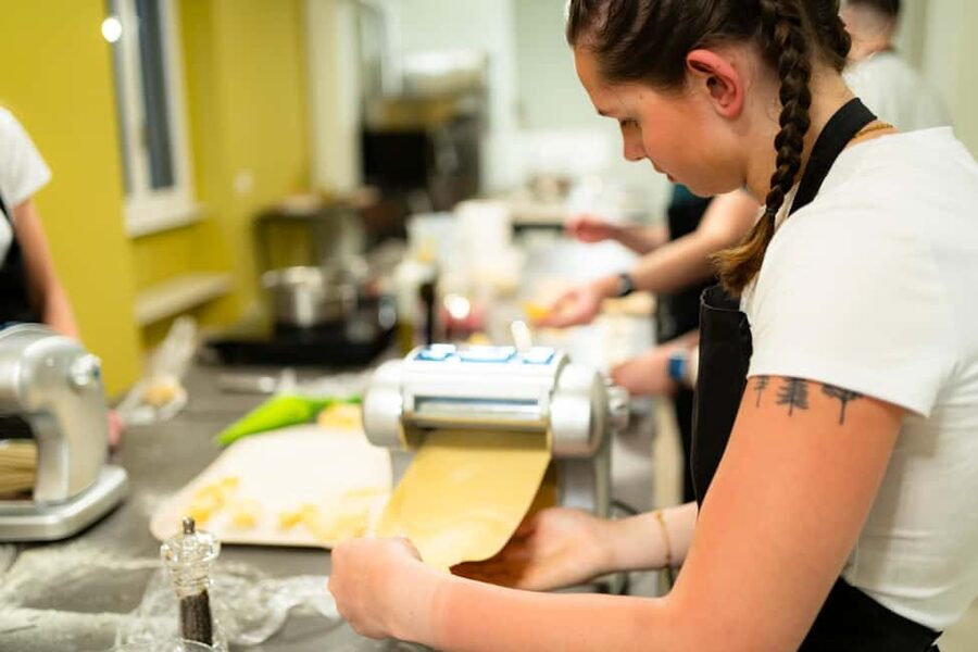 Milan: Pasta, Gnocchi and Tiramisù Cooking Class with Wine - Starting with Prosecco and Italian food culture