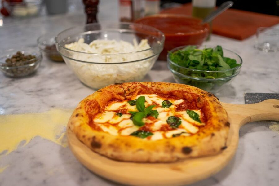 Milan: Pizza or Pasta and Gelato-Making Class with Wine - Key points to know before booking