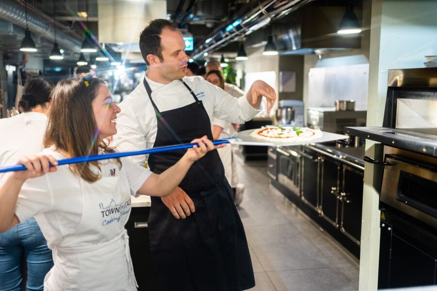 Milan: Pizza or Pasta and Gelato-Making Class with Wine - Booking details that matter