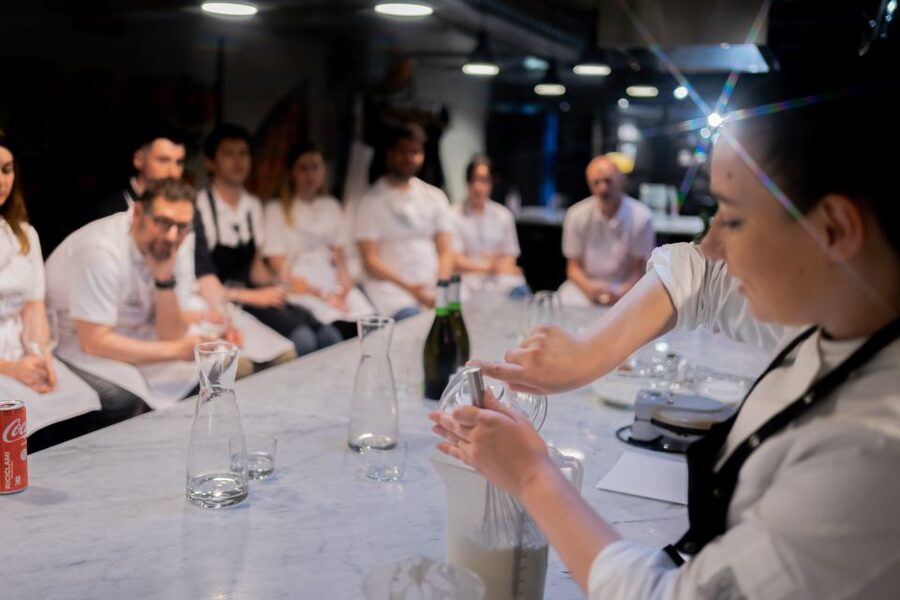 Milan: Pizza or Pasta and Gelato-Making Class with Wine - Who should book, and who should skip it