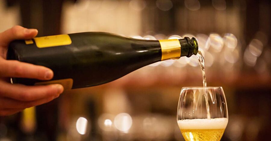 Milan: Wine Tasting Experience in the City Centre - The three-wine progression