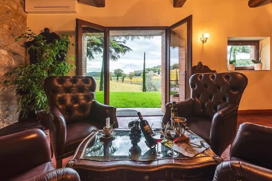 Montalcino: Premium Wine Tasting with light-lunch and Tour - A private introduction to Montalcino wine