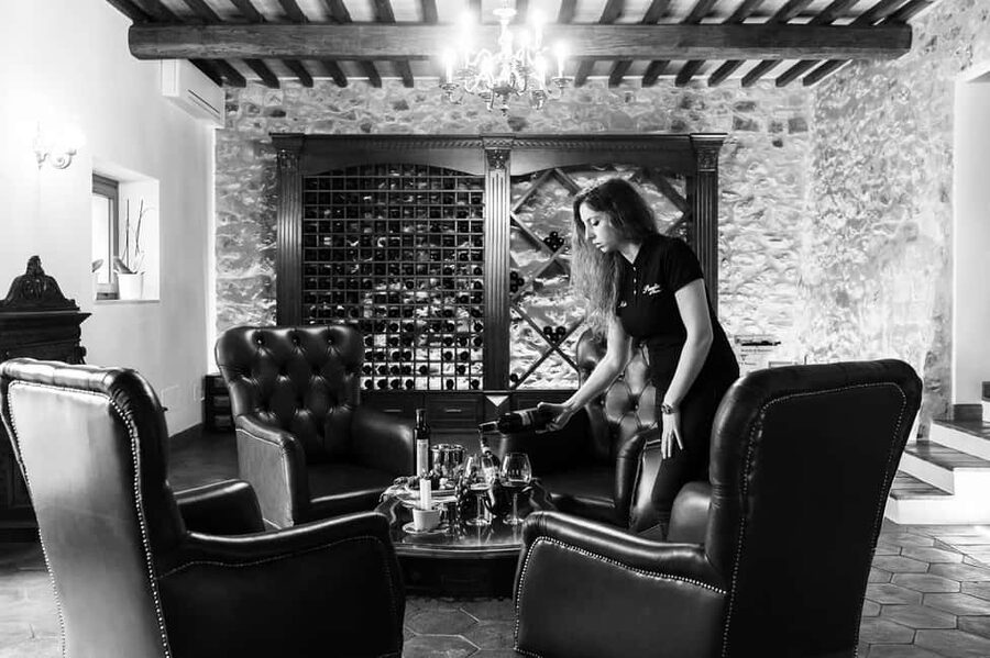 Montalcino: Premium Wine Tasting with light-lunch and Tour - A Tuscan lunch built around local products
