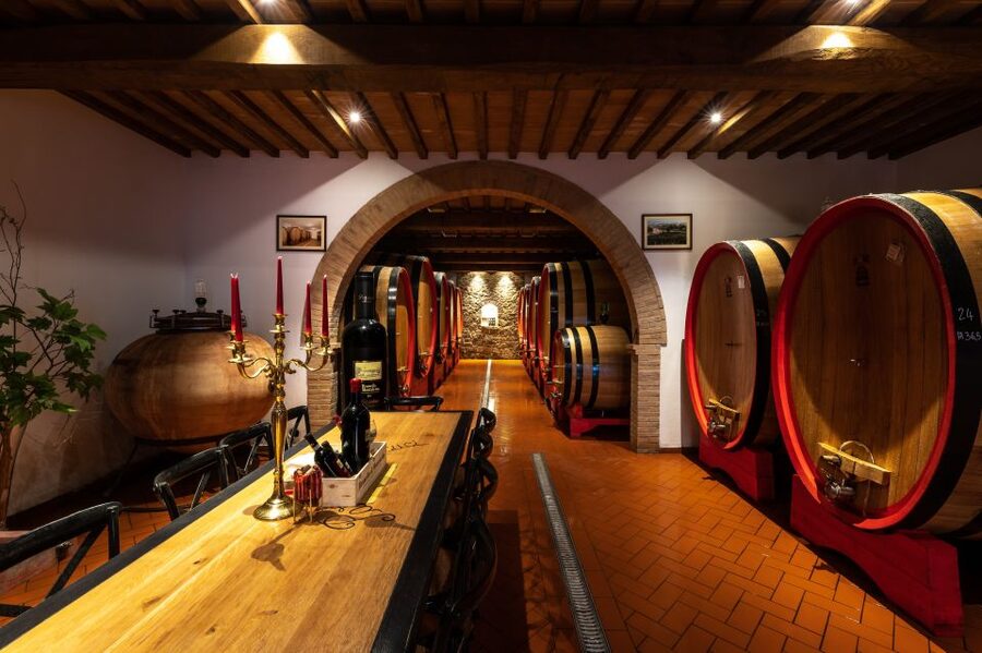 Montalcino: Private Cellar Tour, Wine Tasting & Appetizers - Tuscan food that makes the tasting better