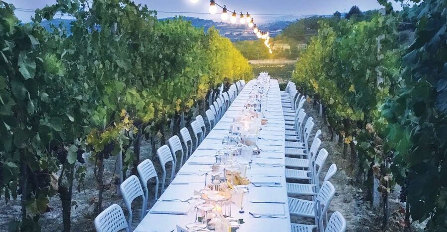 Montepulciano: Tuscan Winery Tour with Wine Tasting & Meal - The Tuscan setting changes with the hour