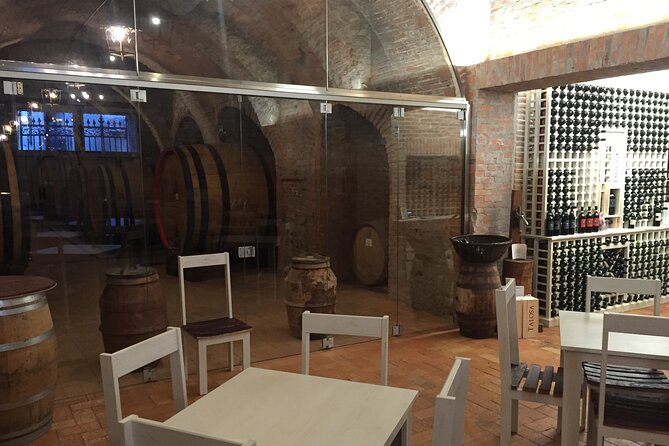 Montepulciano: Wine Tasting & Lunch in a Typical Winery - Entering Montepulciano’s old underground cellar