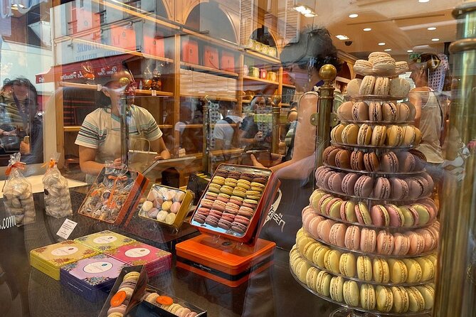Montmartre Hill French Gourmet Food and Wine Tasting Walking Tour - The Wall of Love and Place du Tertre