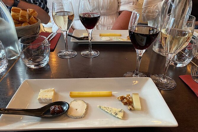 Montmartre Hill French Gourmet Food and Wine Tasting Walking Tour - Following the footsteps of Picasso and other artists