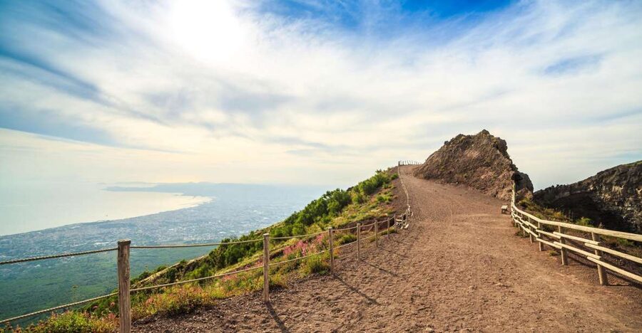 Mount Vesuvius 4-Hour Volcano Tour with Wine Tasting - Why Vesuvius is worth your half-day
