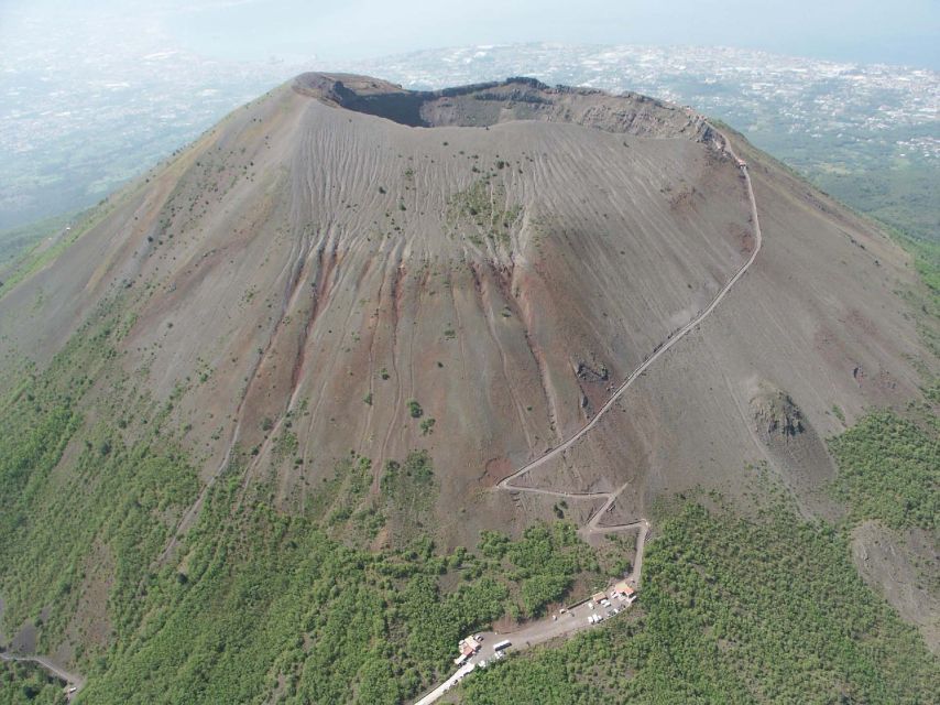 Mount Vesuvius 4-Hour Volcano Tour with Wine Tasting - The guides make the short visit work
