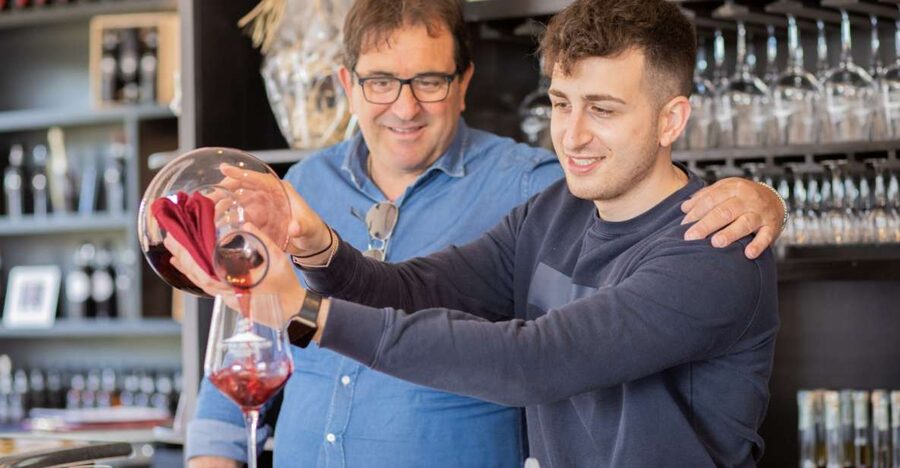 Mount Vesuvius: Vineyard Tour with Wine Tasting and Lunch - Key points to know before booking