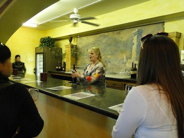 Napa Valley Daily Join In Group Wineries Tour Including Lunch - A comfortable way to cover Napa in one day