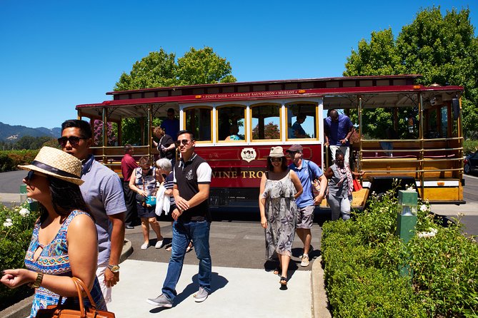 Napa Valley Wine Trolley Classic Tour - Weather, vehicle changes, and what to wear