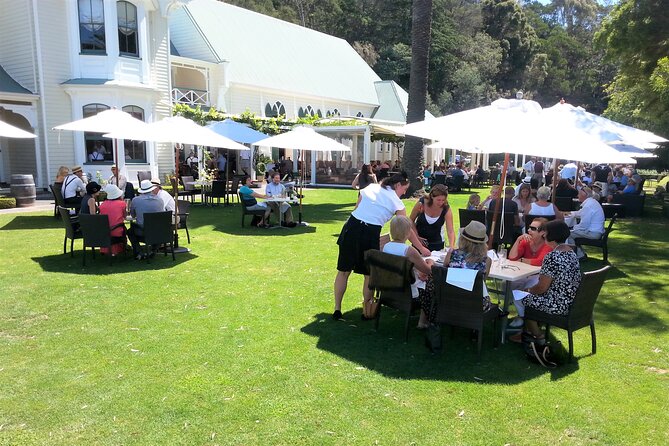 Napier: Afternoon Wine Tasting + visit Silky Oaks Chocolates - Roys Hill and the Gimblett Gravels story