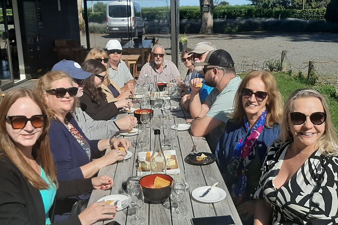 Napier: Afternoon Wine Tasting + visit Silky Oaks Chocolates - What the transport and group size mean
