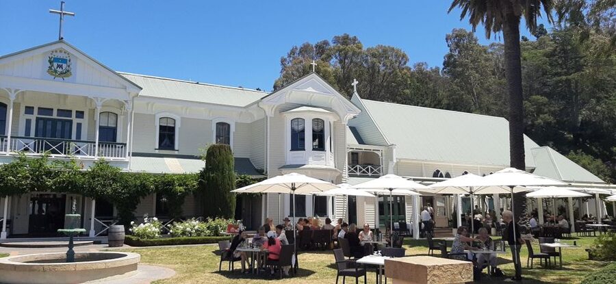Napier: Winery + Gin Tasting Tour with Lunch Thu Fri Sat - Askerne Estate: small scale and a broad range of grapes
