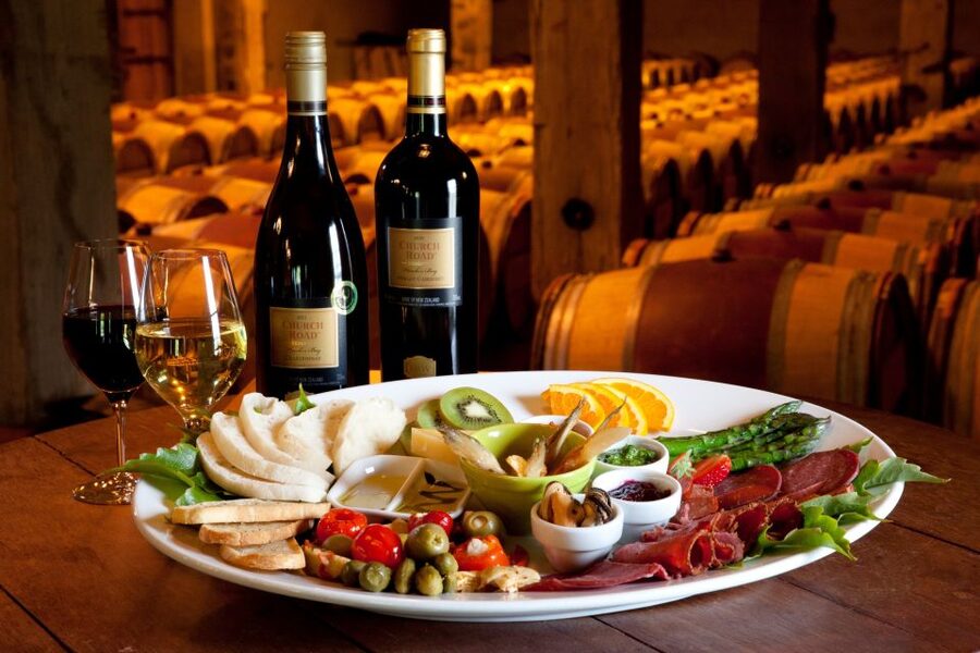 Napier: Winery + Gin Tasting Tour with Lunch Thu Fri Sat - Timing, pickup, and seasonal changes