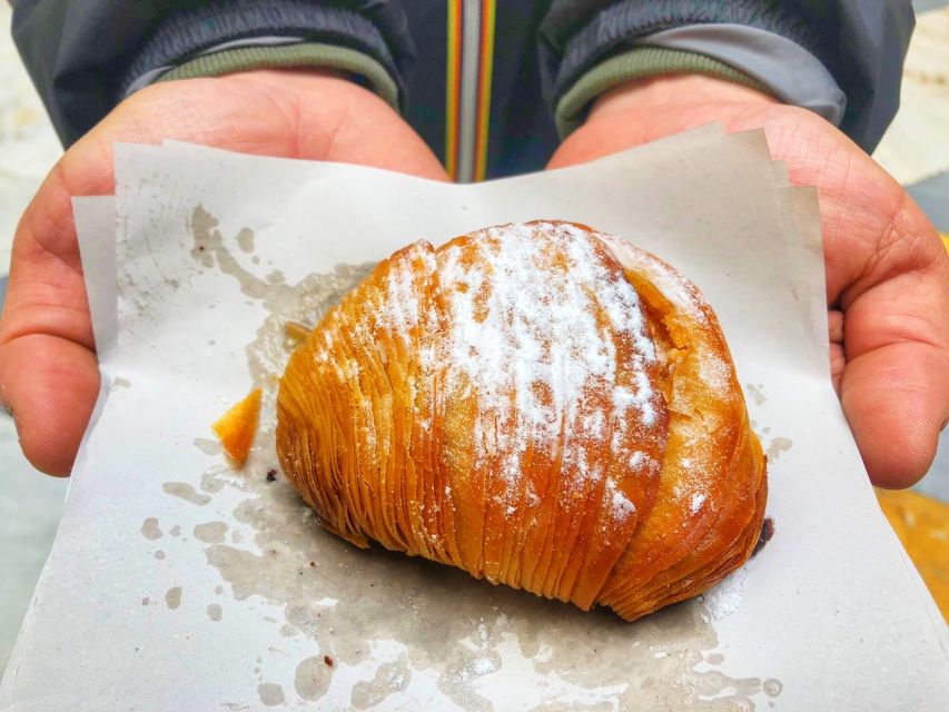 Naples by Night: Food and Wine Walking Tour with Local Guide - Pizza, pasta, and the first wave of food