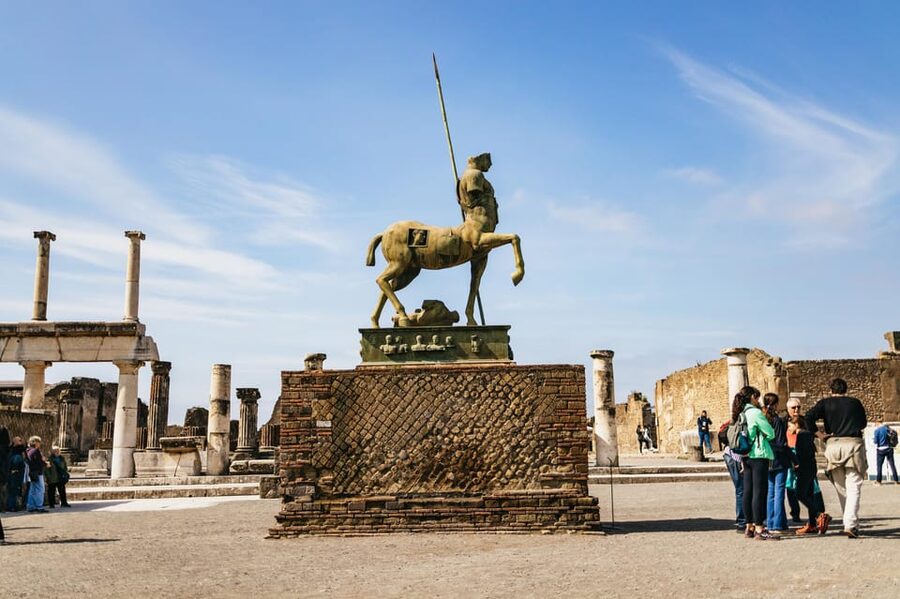 Naples: Pompeii and Mt. Vesuvius with Lunch and Wine Tasting - Climbing Mount Vesuvius