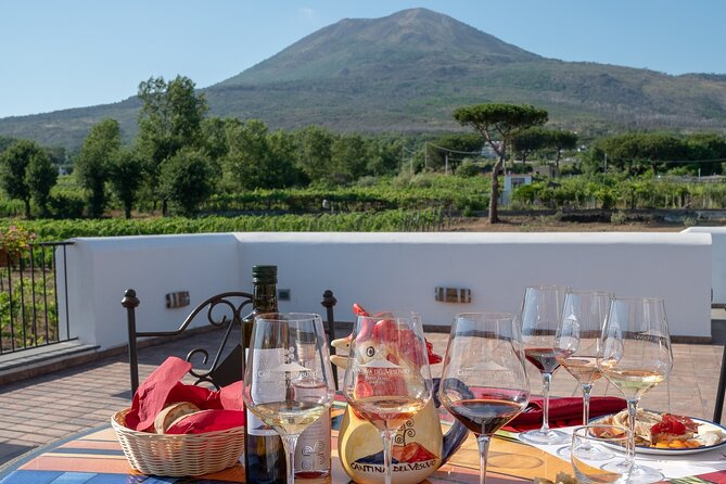 Naples: Tour of Mt Vesuvius and Pompeii w/ Lunch & Wine tasting - Key points at a glance