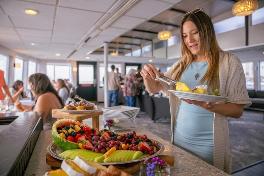 Newport Beach: City Cruises Champagne & Brunch Buffet Cruise - Champagne, sparkling cider, and the live onboard mood