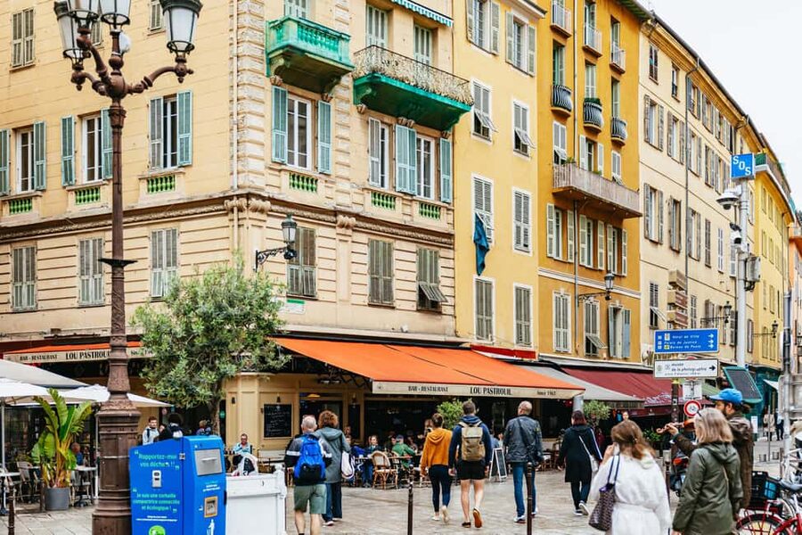 Nice: Sunset Food Tour with Full Meal and Wine - Starting with Nice chocolate and Provençal ingredients