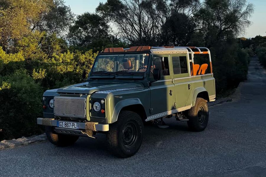 Nice: Sunset & Wine Tasting in a historic Land Rover - Starting at Port Lympia and climbing above Nice