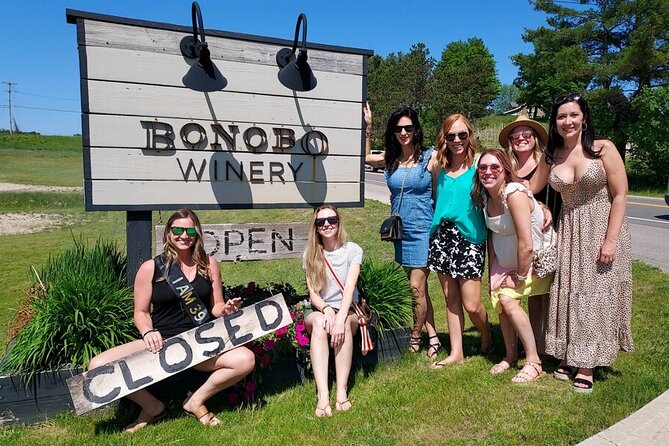 NON BUS 4 Winery Traverse City Wine Tour on Old Mission Peninsula - Meeting downtown and getting the timing right