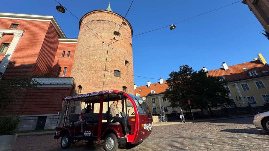 Old Riga Heated E-Bus Tour with Audio Guide & Mulled Wine - Is $8 Good Value?